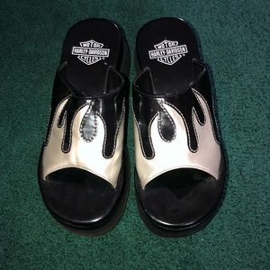 Woman’s Harley Davidson flip flops size 7m